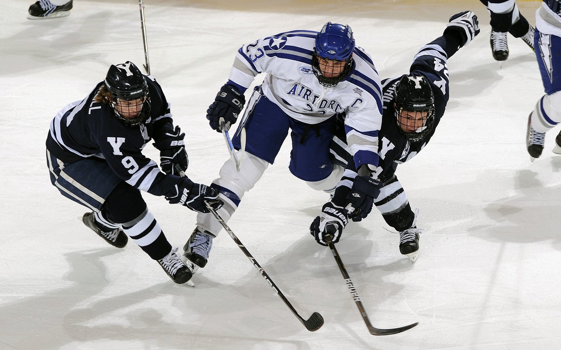 开云电竞赛事-德甲策略百变：阵容变换瞬间左右胜负，德甲规则